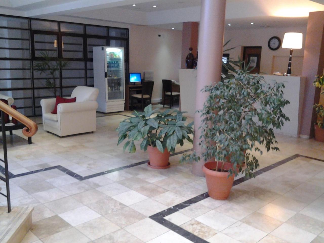 Hotel Lazaro Villa Mercedes Exteriér fotografie